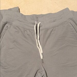 Lululemon women’s joggers